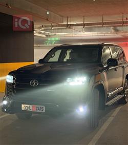 تۆیۆتا لاند کروزەر